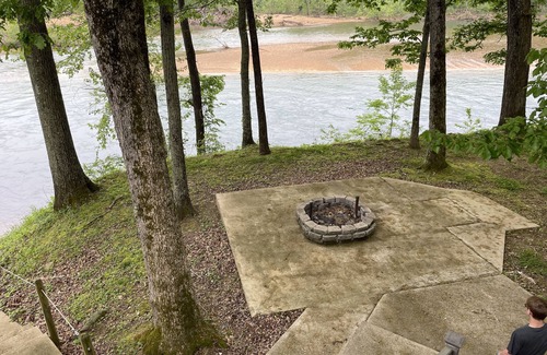 Van Buren House | “ RIVER SIDE “ cabin with Private dock