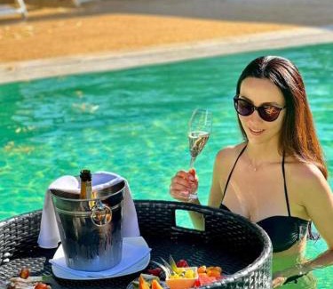Udawalawa Bed & Breakfast | River Side & Swimming pool