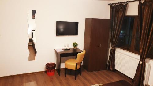 Sangeorgiu de Padure House | River Star