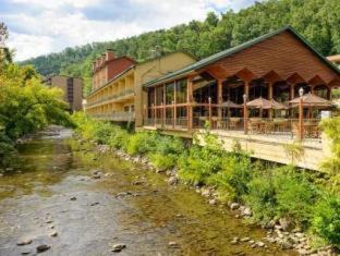 Gatlinburg Resort | River Terrace Resort & Convention Center