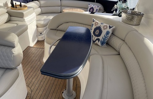 Runnymede Boat Rental | River Thames Relaxation , Entire motor Yacht ⚓️