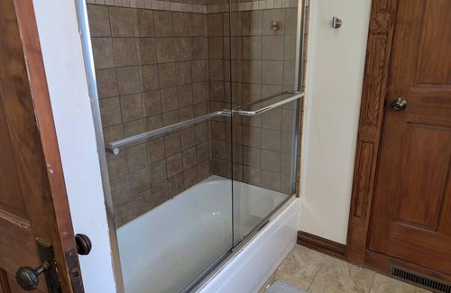 East Price Hill House | River View 1-bedroom house with WiFi Close to Downtown & Stadiums