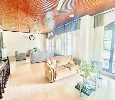 Anniwatta House | River View Home Kandy Srilanka