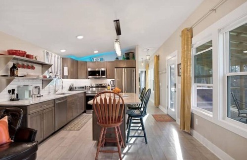 Sparta Cabin | River View Hot Tub Getaway Near Waterfalls, Hiking, Kayaking & Breweries