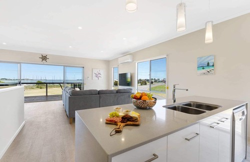 Goolwa South House | River Views Summary: