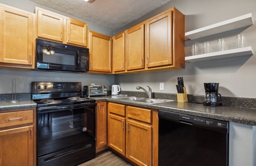 Indianapolis Apartment | River West 104 I Modern & Elegant