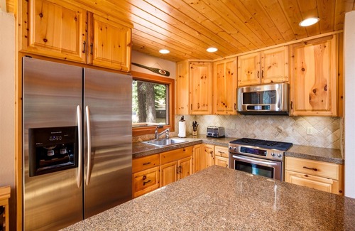 Carnelian Bay Cabin | Rivera Cabin, 5BD/3BA, In-Law Unit