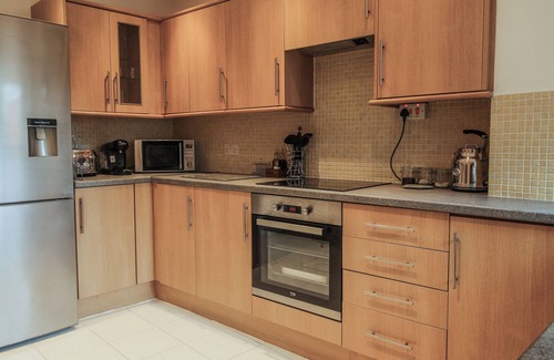 Shrewsbury Cottage | RIVERBANK, family friendly, with a garden in Shrewsbury