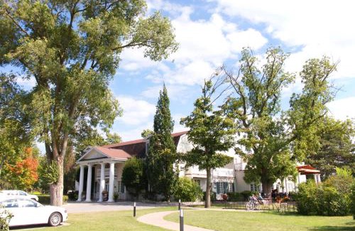 Niagara-on-the-Lake Hotel | Riverbend Inn & Vineyard