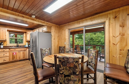 Pittman Center Ski Chalet | Riverbound | Hot Tub | River Access | Game Room