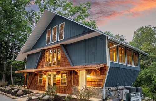 Pittman Center Ski Chalet | Riverbound | Hot Tub | River Access | Game Room