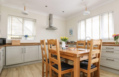 West Looe Cottage | RIVERCREST, family friendly, with a garden in Looe
