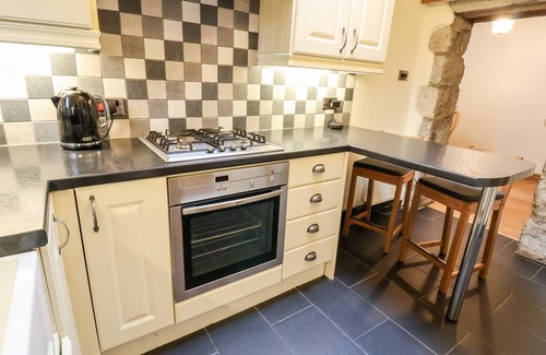 Rhuddlan Cottage | RIVERDALE, pet friendly, character holiday cottage in Rhuddlan