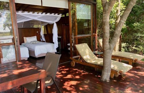 Angola Cabin | RiverDance Lodge