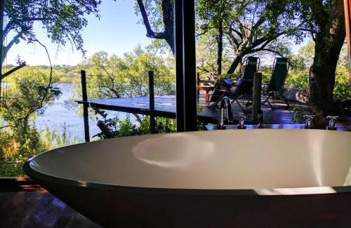 Angola Cabin | RiverDance Lodge