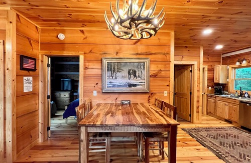 Clyde House | Riverfront-3 Luxury Homes on 500 Acres incl 5BR/3BA + 3BR/3BA + 2BR/2BA -Group A