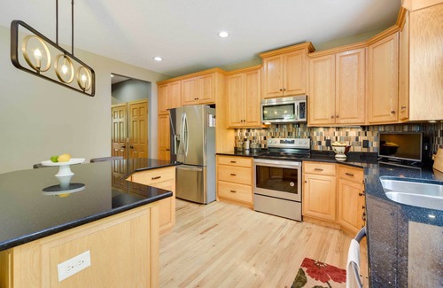 Brill House | Riverfront Bliss in Rice Lake: Deck, Grill & Hike!