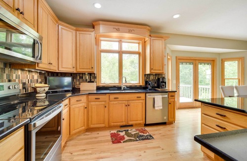 Brill House | Riverfront Bliss in Rice Lake: Deck, Grill & Hike!