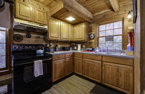 Luray Cabin | Riverfront Cabin! Fireplaces, Farm, Trail & Kayaks