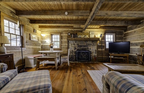 Luray Cabin | Riverfront Cabin! Fireplaces, Farm, Trail & Kayaks