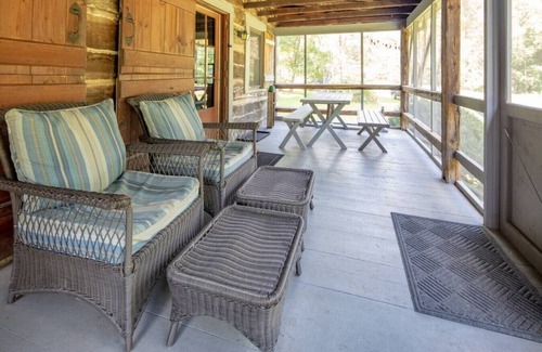 Luray Cabin | Riverfront Cabin! Fireplaces, Farm, Trail & Kayaks