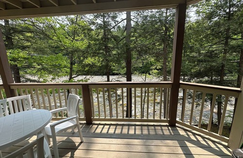 Lincoln Condo | Riverfront Condo, walk to Mountain and Town!