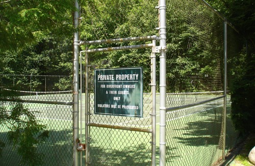Lincoln Condo | Riverfront Condo, walk to Mountain and Town!