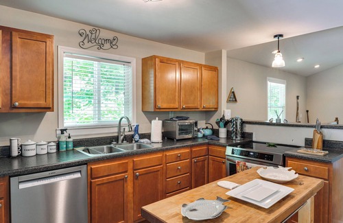 Van Buren County Cottage | Riverfront Cottage Near Rock Island State Park