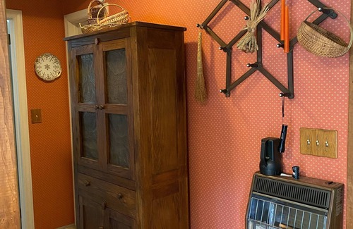 Canton House | Riverfront & Creekfront Chalet near Waynesville & GSMNP- Free high speed WiFi!