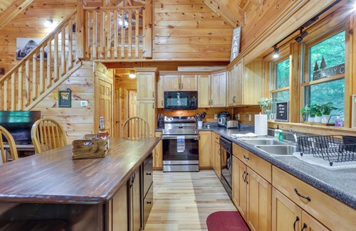 Ellijay Cabin | Riverfront Ellijay Cabin w/Deck + Pool Access!