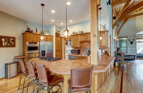Cle Elum House | Riverfront Escape bordering Suncadia - Privacy with stunning views, Pool/Hot Tub