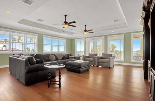 Tropic House | Riverfront Family Pool/Spa Game Rm 8bd/5.5ba 20ppl