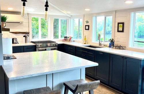 Berryville House | Riverfront Getaway w/Breathtaking Views!