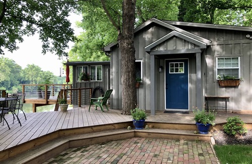 Berryville House | Riverfront Getaway w/Breathtaking Views!