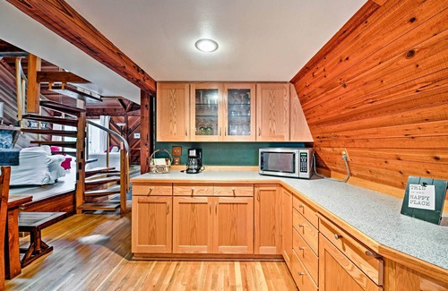 Gold Bar Cabin | Riverfront Gold Bar Cabin w/Hot Tub & Mtn Views!