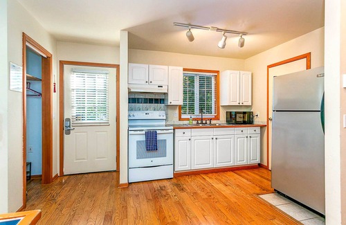 Gold Bar Cabin | Riverfront Gold Bar Cabin Near Stevens Pass!