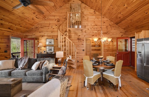 Blue Ridge Cabin | Riverfront, Hdtv, Flat Lot, Grassy Yard!