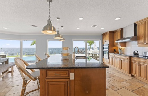 Cocoa Isles Country Club House | Riverfront-Heated Pool/Spa-Game Room-Bikes