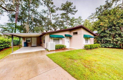 Bell House | Riverfront Home with Private Dock, Boat House & Boat Lift - Fireplace & W/D