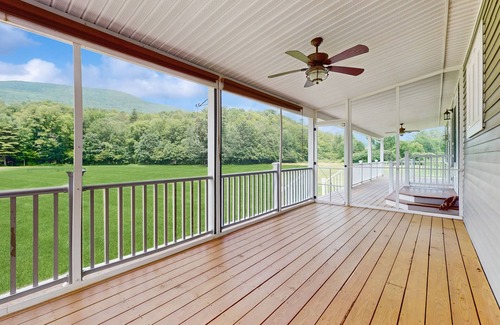 Arlington House | Riverfront house, dog-friendly, mountain views, a/c, porch, deck, gas stove, w/d