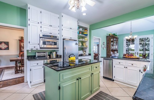Georgetown House | Riverfront House on deepwater dock, boat ramp Windsor PL. WedgefieldGolfCourse