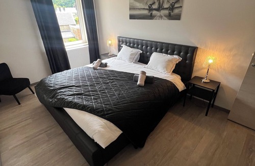 Fraipont House | Riverfront house with jacuzzi and games room