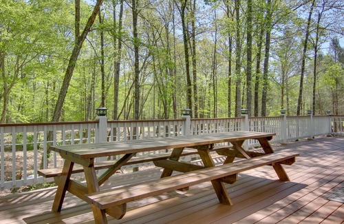 Rutherfordton House | Riverfront Lake Lure Lodge w/Deck on 13 Acres