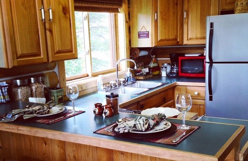 Livingston Cabin | Riverfront Living. Near Chico Hot Springs, Sage Lodge, Copper Rose & Stoneflower