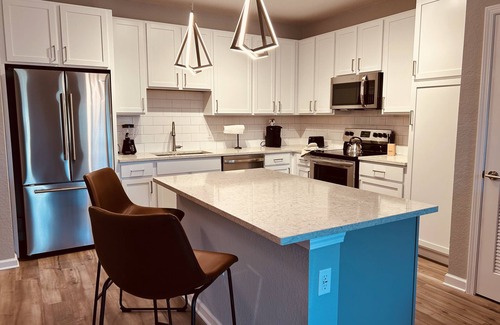 Highlands Apartment | Riverfront Living Near Airport