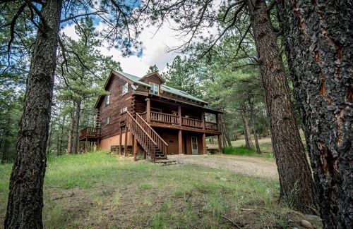 Pagosa Springs Cabin | Riverfront log cabin with picturesque view!