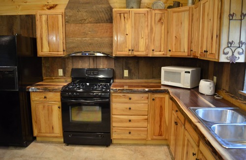 Hot Springs Cabin | Riverfront Log Cabin, Private Hot Tub, Fireplace, River Access, Universal Access