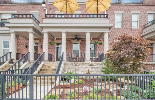Northeast South Bend House | Riverfront Oasis: Beautiful Riverfront Townhome CLOSE to Notre Dame!