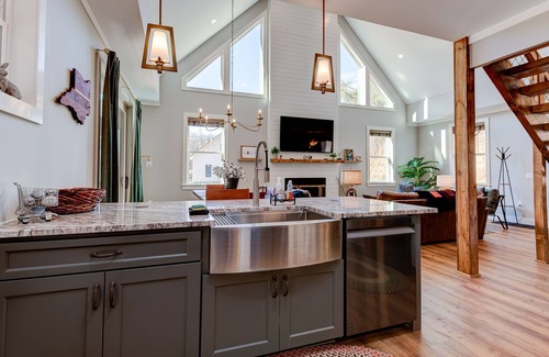 Cullowhee House | Riverfront on the Tuck! Close to WCU