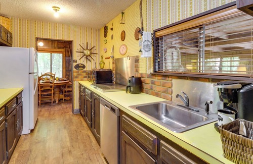 Wilburn Apartment | Riverfront Pangburn Escape w/ Balcony + Fire Pit!